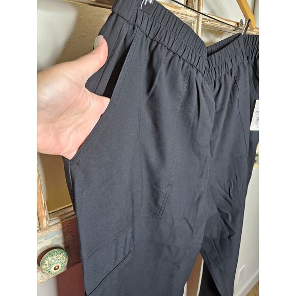NWOT Black Flowy Rayon Pants With Pockets Ladies size 2X - Picture 3 of 9